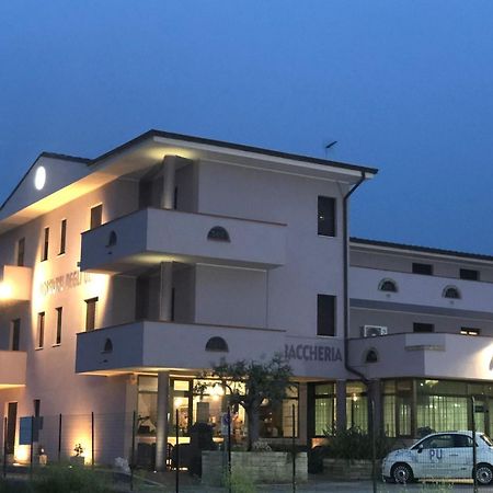 Pensione Degli Ulivi Porto SantʼElpidio Kültér fotó