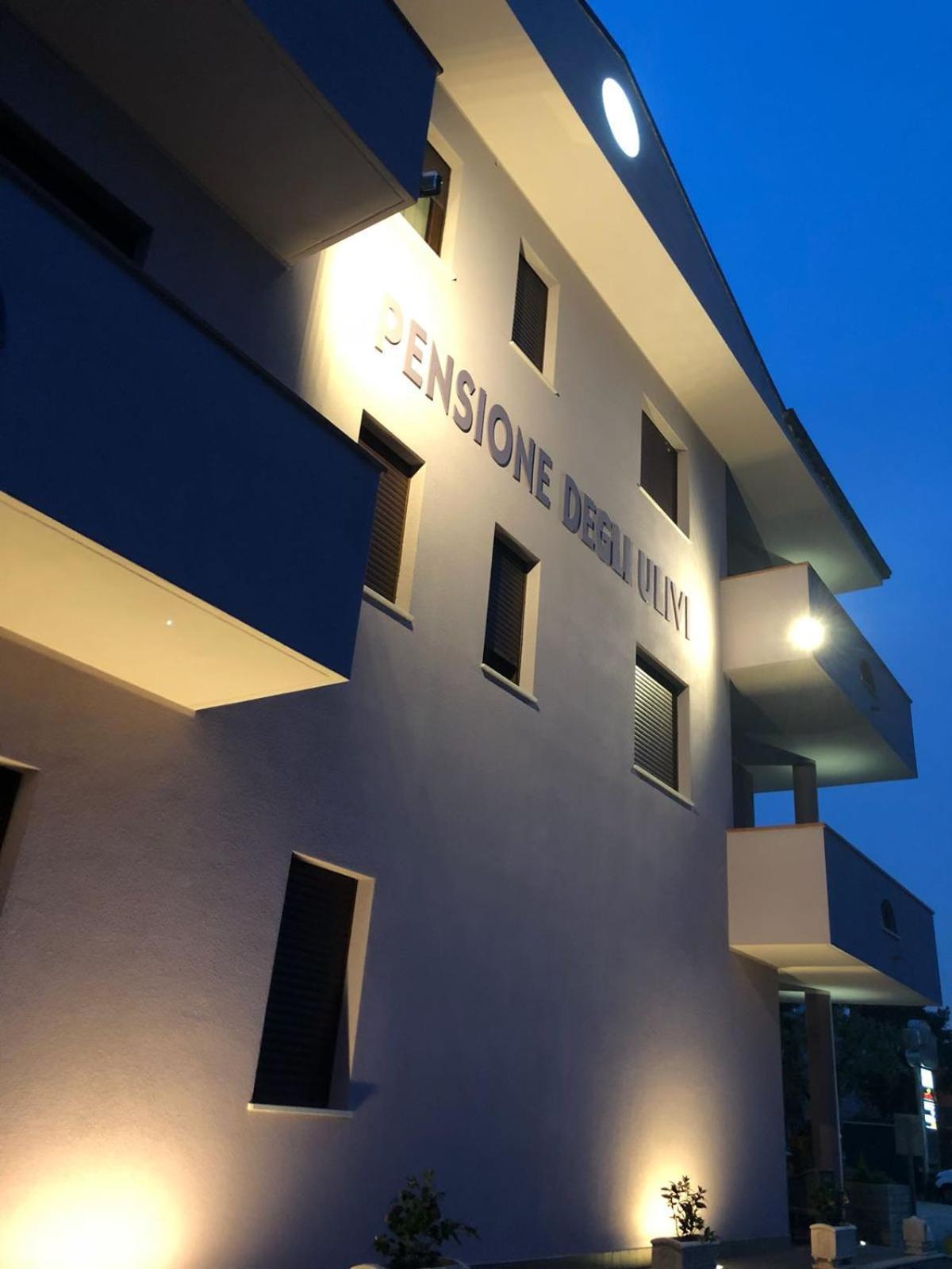 Pensione Degli Ulivi Porto SantʼElpidio Kültér fotó