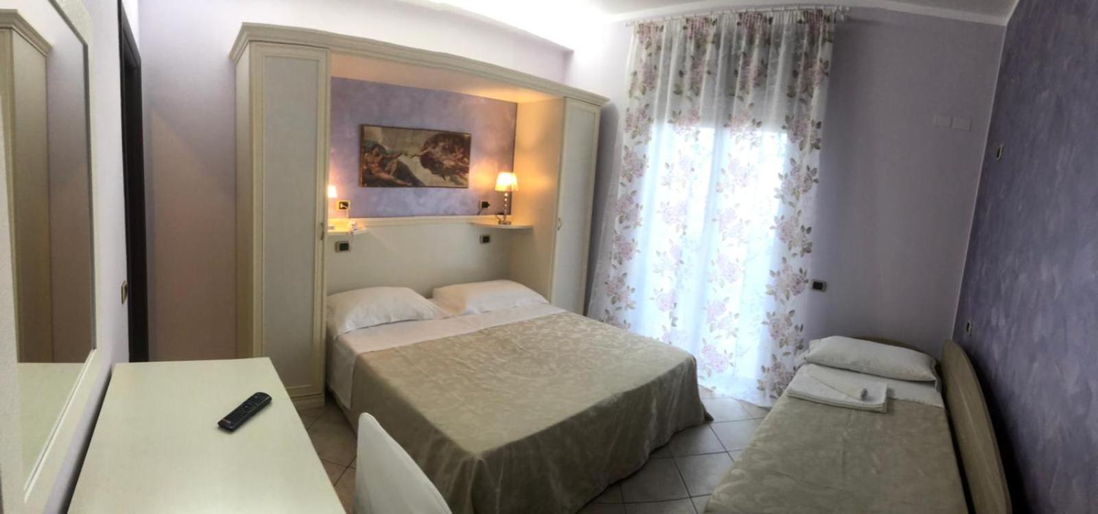 Pensione Degli Ulivi Porto SantʼElpidio Szoba fotó
